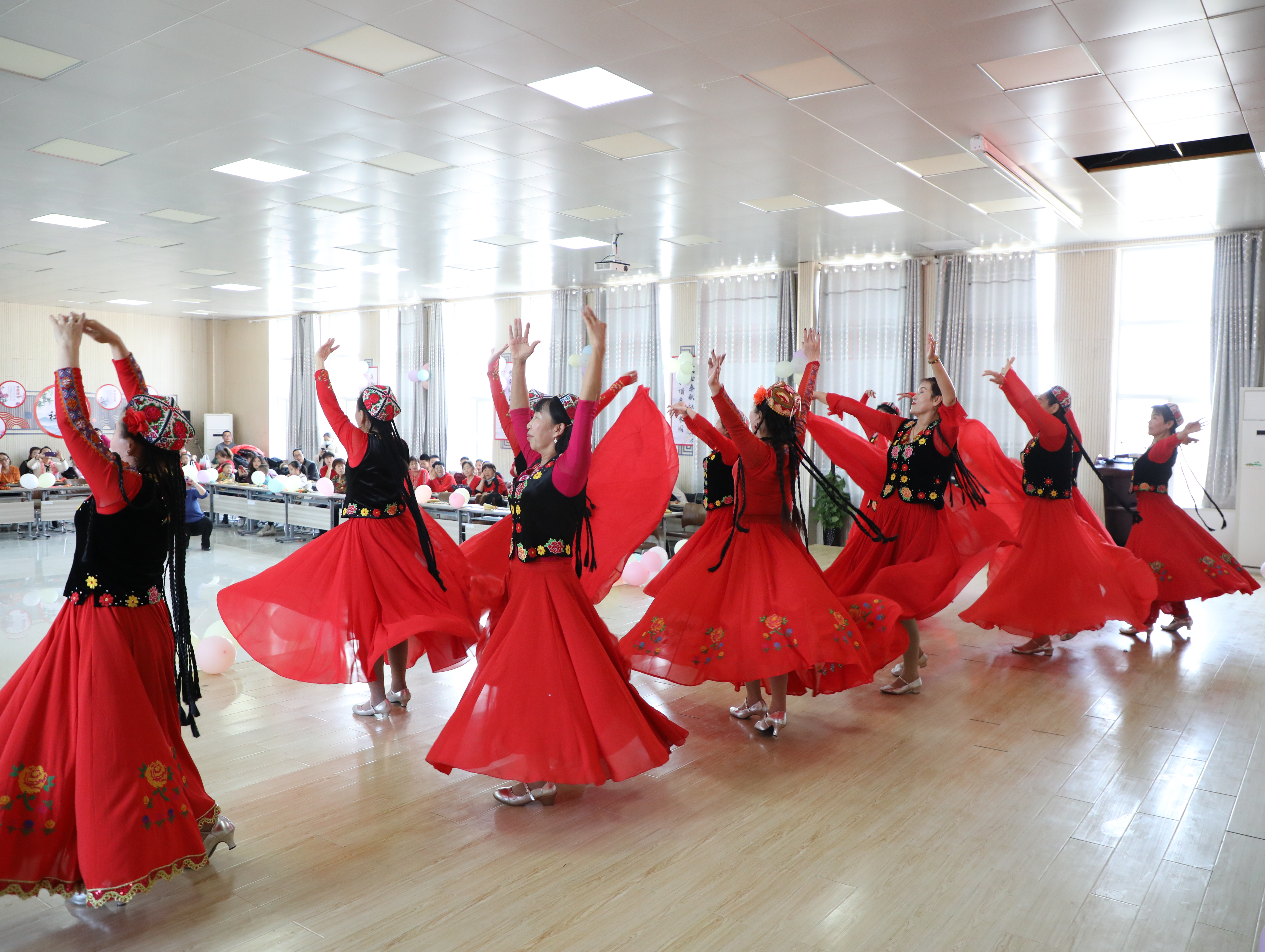 新时代文明实践丨“艺”起迎新春 邻里一家亲