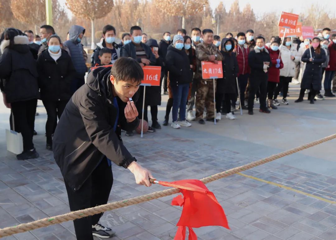 一师九团开展“迎新春”职工趣味运动会