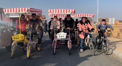 住在周边的职工群众冰雪游的“主力军”。.jpg