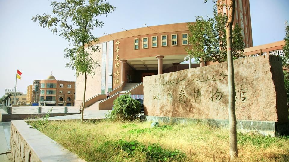 寓意深刻的共命鸟刺绣