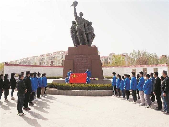 二团：缅怀革命先烈 传承红色精神