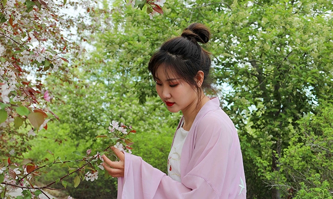 一二九团举办首届“五五海棠汉服文化节”