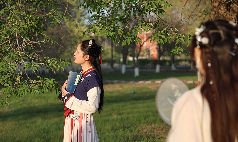 一二八团鼓励青年学习传统文化 推进文化润疆