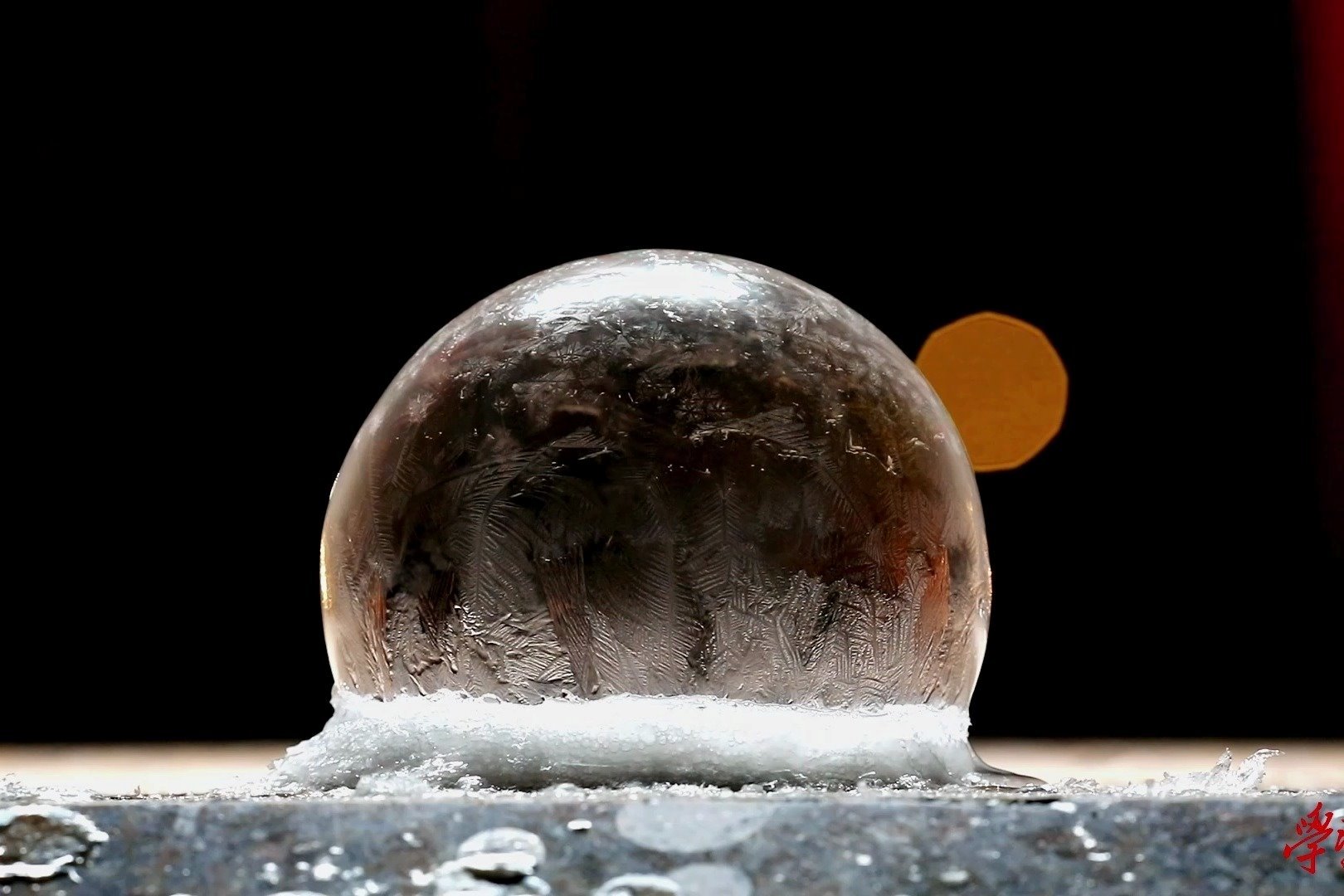 微视频丨冬日趣玩·冰冻泡泡