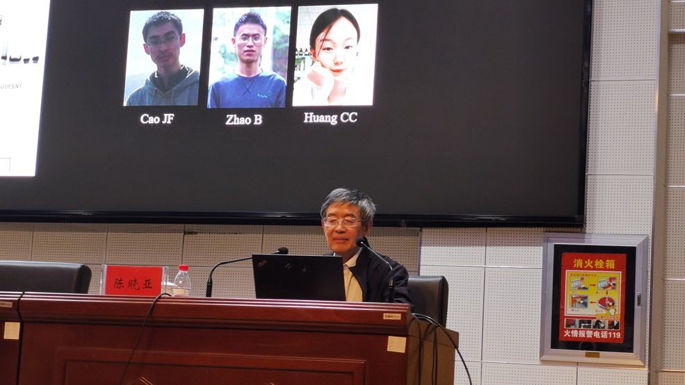 陈晓亚院士正在作科普报告。胡杨网 李雨浪 摄