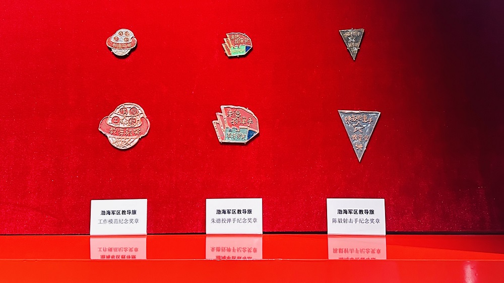 第二师铁门关市革命历史纪念馆是人们了解兵团及二师的重要阵地，如今已成为国内外游客接受革命传统教育的红色基地。李萍 摄  (4).jpg