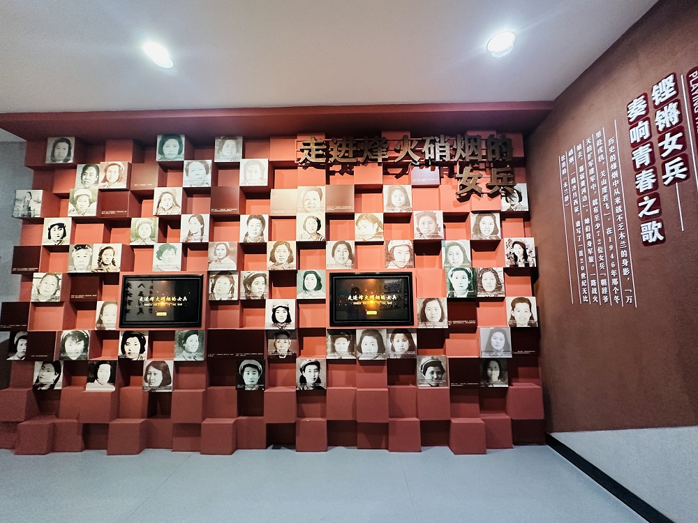 第二师铁门关市革命历史纪念馆是人们了解兵团及二师的重要阵地，如今已成为国内外游客接受革命传统教育的红色基地。李萍 摄  (1).jpg