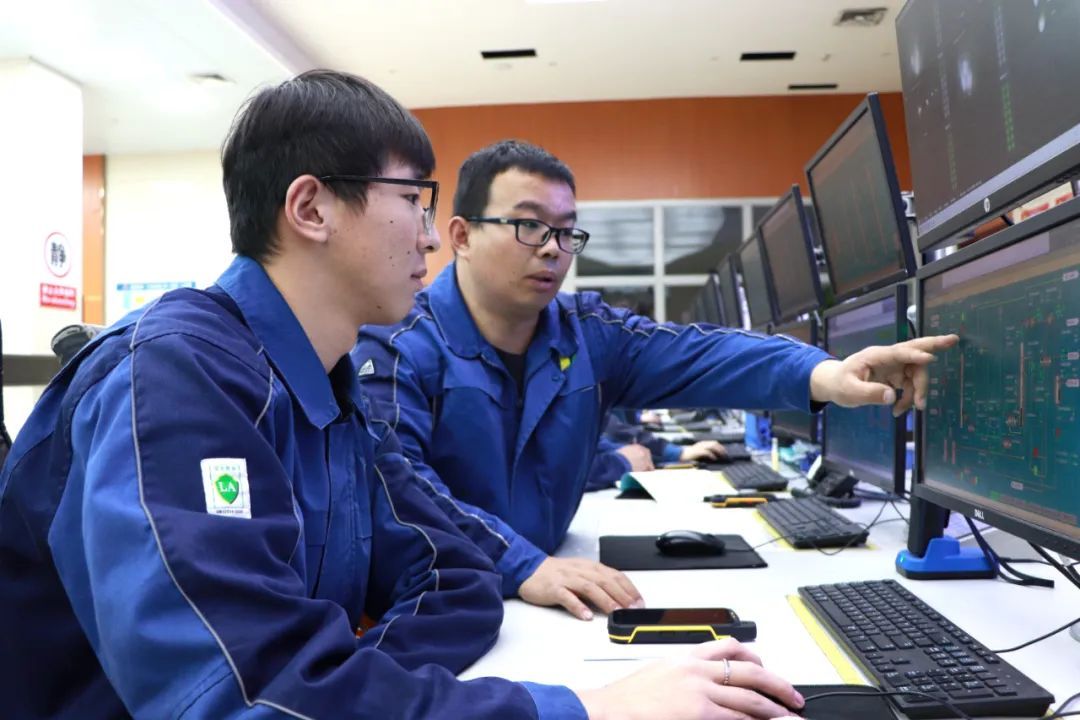 新疆宣力环保能源股份有限公司生产瞬间.jpg