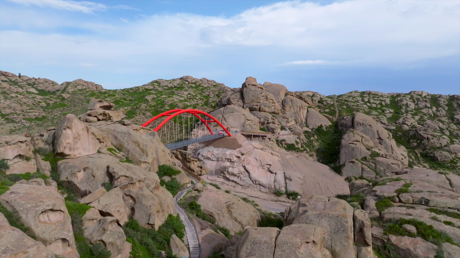 新疆怪石峪风景区航拍图.jpg