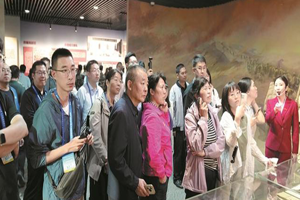 图片新闻丨聆听兵团历史，接受爱国主义教育
