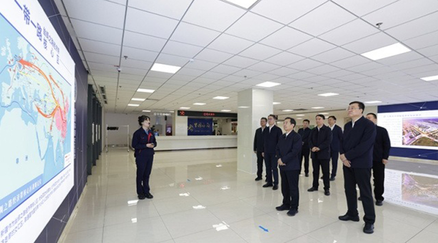 陈小江在乌鲁木齐调研