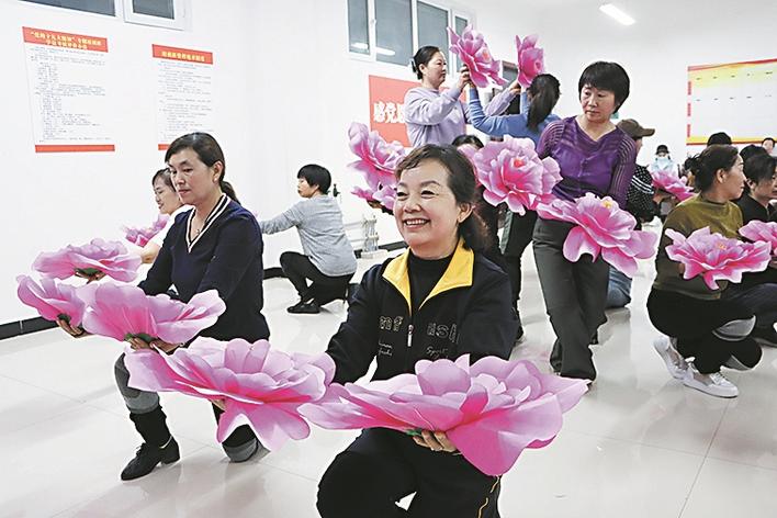 五师八十九团和景社区梦之缘舞蹈队：舞动幸福生活