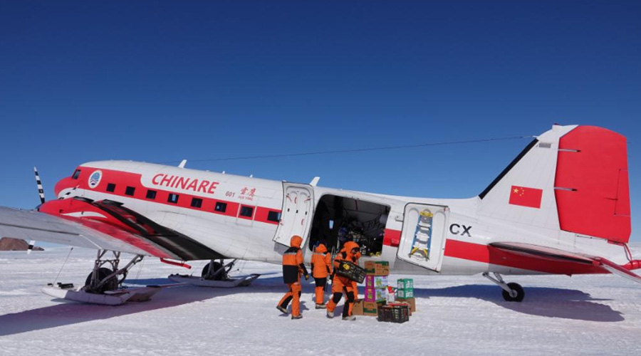 10年航程80万公里！中国“雪鹰601”飞机翱翔南极