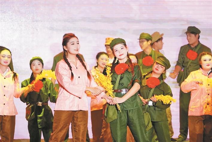 铁门关职业技术学院丝路繁花艺术团：青春聚力 花开有声