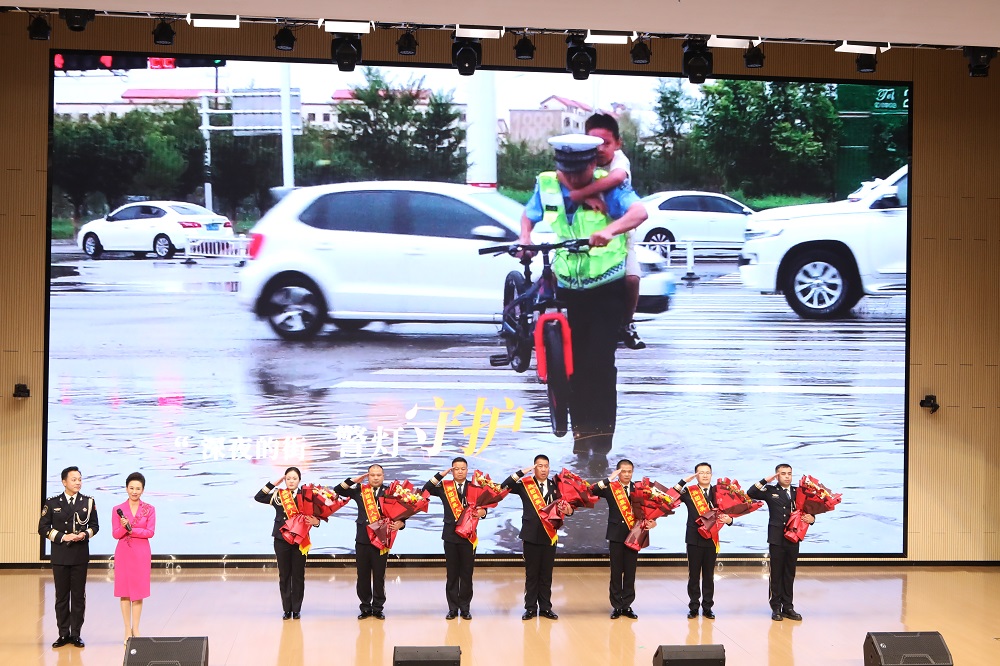 2025年兵团“最美人民警察”发布仪式举行 7名公安民警获此殊荣
