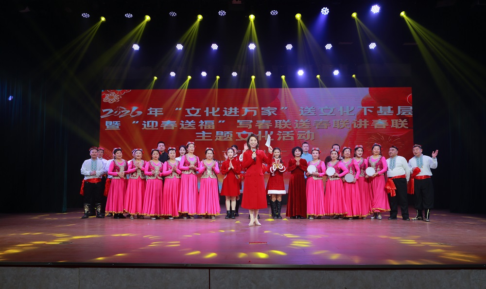 十二师2026“文化进万家”送福到基层