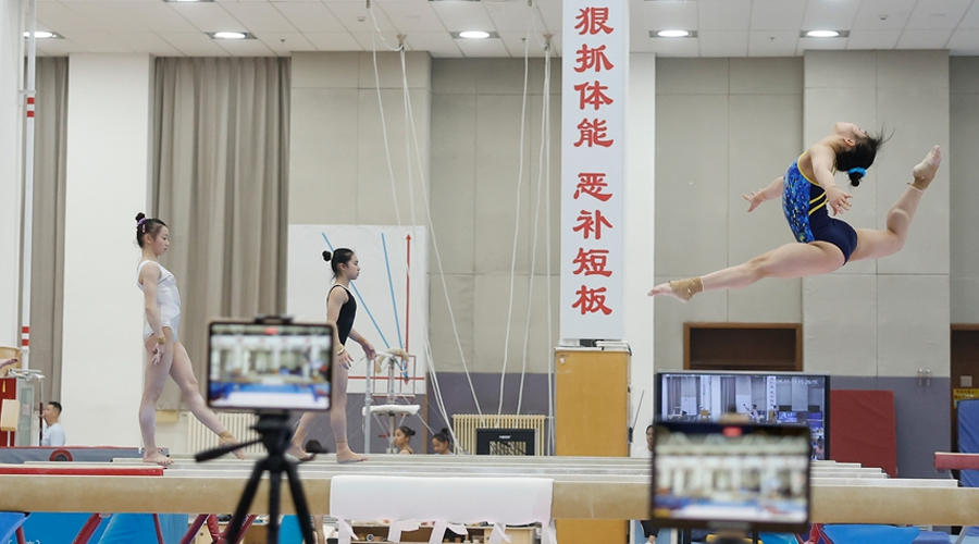 体操：国家队冬训进行时