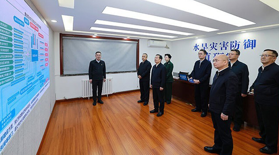 陈小江艾尔肯·吐尼亚孜在自治区水利厅和林草局调研座谈