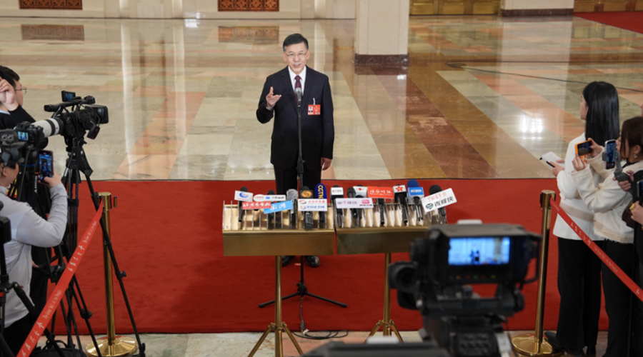 十四届全国人大四次会议首场“部长通道”集中采访活动举行