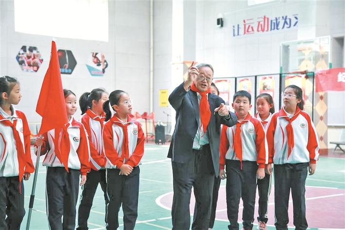 兵团学雷锋志愿服务活动走笔