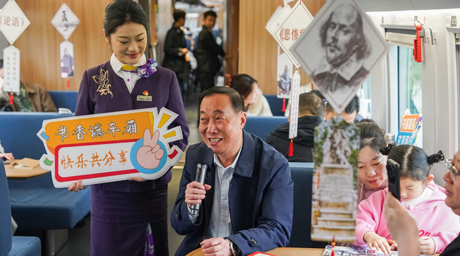 多彩活动迎接“全民阅读活动周”