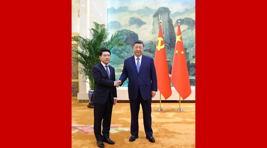 习近平会见老挝人民革命党中央总书记、国家主席特使沙伦赛