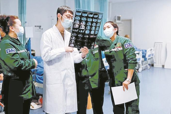山海同心 薪火相传——辽宁省援疆医疗专家“组团式”技术支援石河子市人民医院纪事