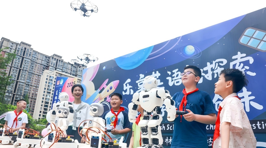 习近平总书记的深情寄望鼓舞新时代少年儿童成长成才