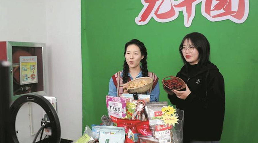 兵团各师市持续深化志愿服务体系建设——让“志愿红”成为温暖底色