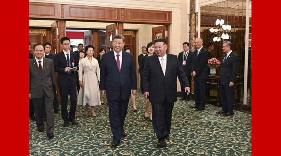 习近平夫妇出席金正恩夫妇举行的小范围午宴