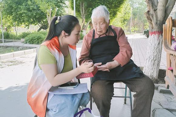 巷陌有暖 步履有声