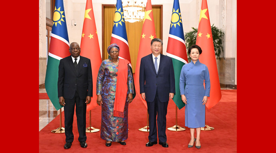 习近平同纳米比亚总统恩代特瓦会谈