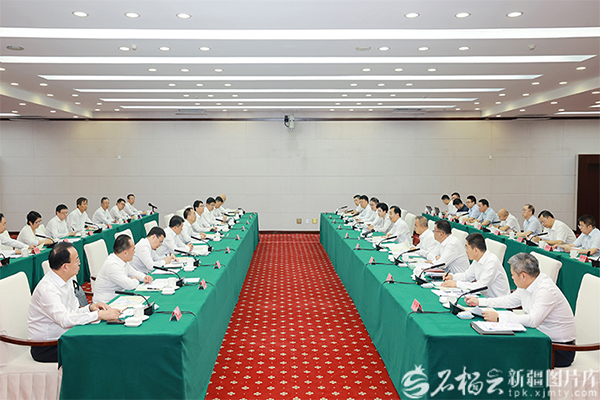 陈小江艾尔肯·吐尼亚孜会见国家能源集团董事长邹磊总经理冯来法