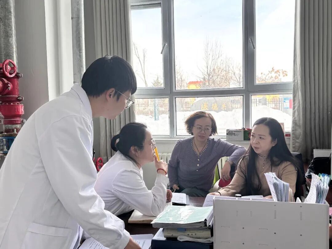 四师让优质公卫服务到家门口 李亚娟  王华摄.jpg