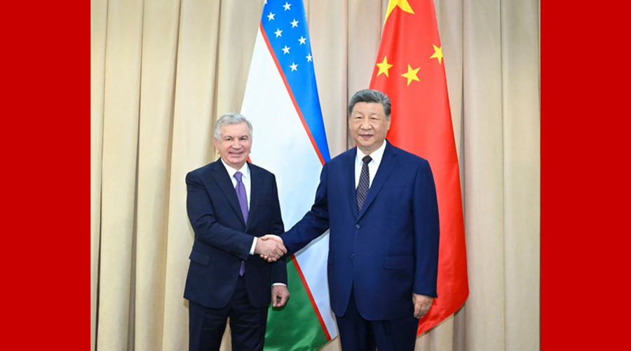 习近平会见乌兹别克斯坦总统米尔济约耶夫