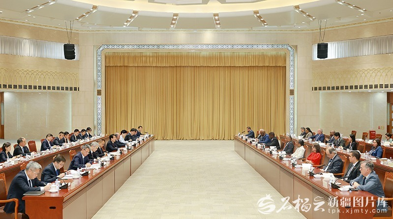 陈小江艾尔肯·吐尼亚孜会见拉美和加勒比国家驻华使节一行