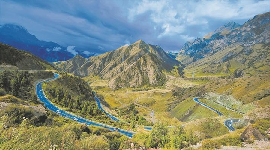 纵贯天山 “四季”盛景——独库公路自驾游攻略