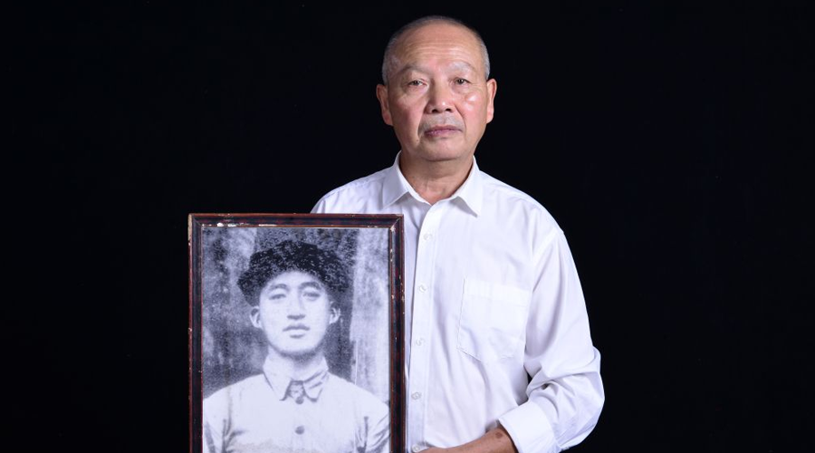 寻找照片中的TA丨拍下这张照片不久，他血染征途