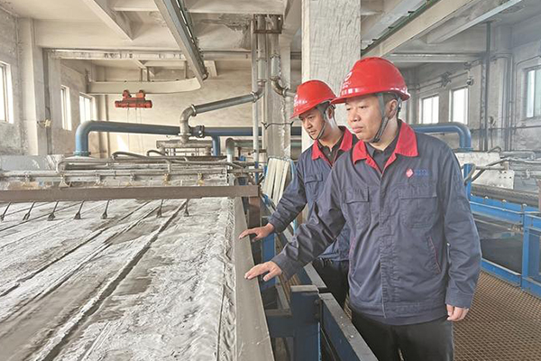 12万吨工业废渣，农户为何抢着要？——来自八师石河子市的调查