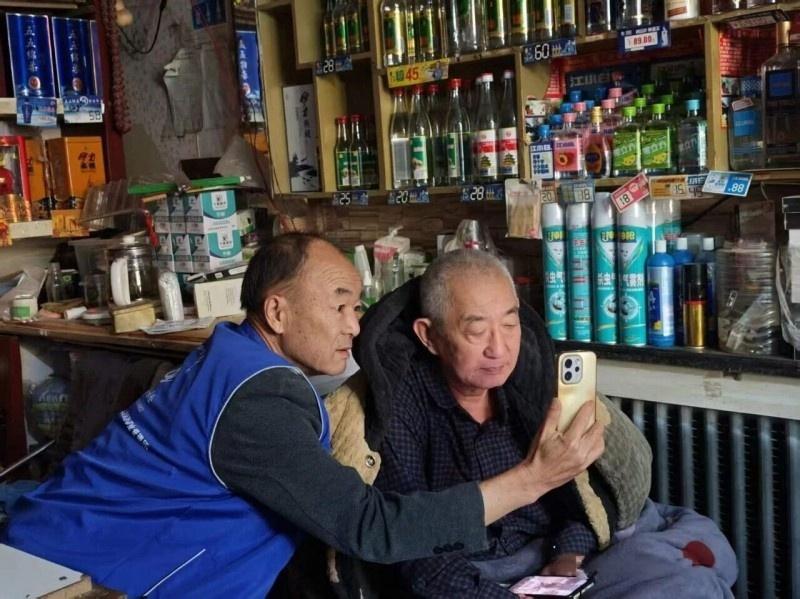 六师芳草湖社保服务上门指导.jpg